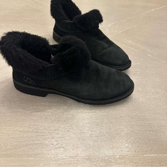 UGG Black Ankle Boots with Furry Pom-Pom - Picture 5 of 10